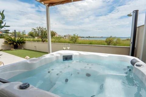 Day, Natural landscape, Hot Tub