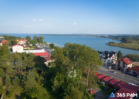 Day, Neighbourhood, Natural landscape, Bird's eye view, Lake view, Street view, Location