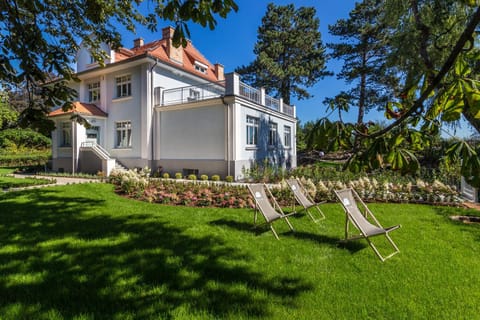 Facade/entrance, Natural landscape, Garden, Balcony/Terrace, Floor plan
