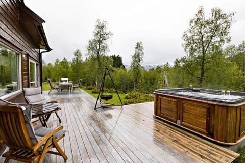 Patio, BBQ facilities, Balcony/Terrace, Garden view, Lake view, Mountain view, River view