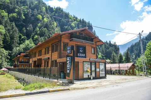 Property building, Facade/entrance, Spring, Day, Natural landscape, Mountain view, Street view