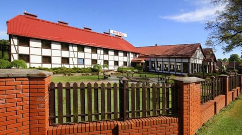 Property building, Day, Garden, Garden view