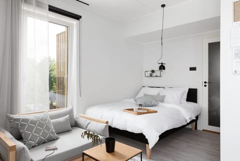 Bed, Seating area, Bedroom