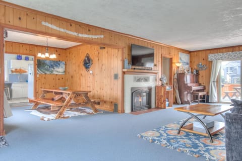 The Nordic House in the Cove - Meredith Lodging House in Seaside