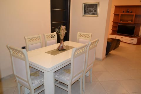 Penthouse Terrace De Luxe 4 Bedrooms Apartment Apartment in Vlorë