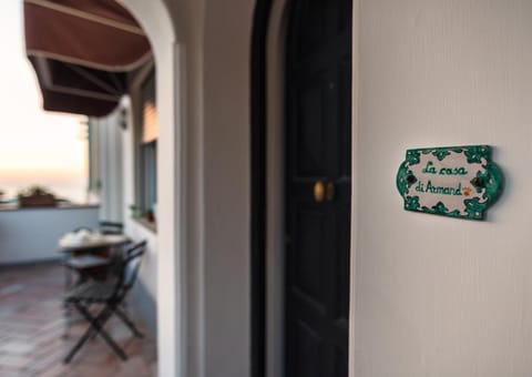 Balcony/Terrace, Internal: Not applicable to any particular room