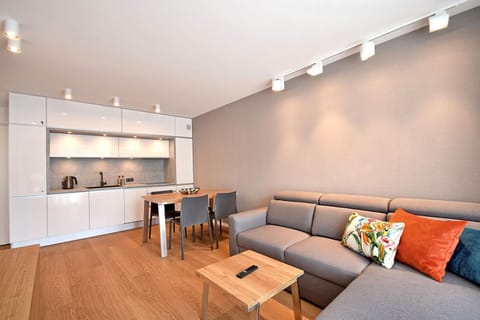 TV and multimedia, Kitchen or kitchenette, Seating area, Dining area
