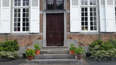 Huize Carmélites House in Wallonia, Belgium