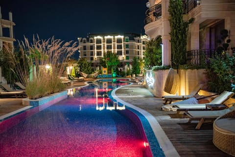 Property building, Swimming pool