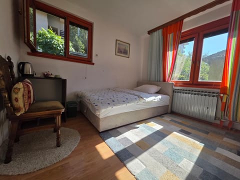 Cozy room with a bathroom Bed and Breakfast in Sarajevo