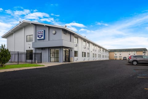 Property building, Day, Street view, Parking