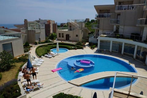 Pool view, Swimming pool