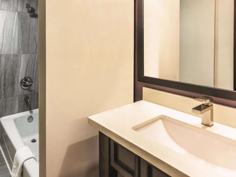 Photo of the whole room, On site