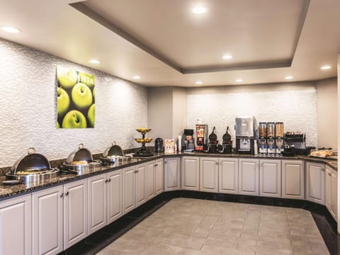 Restaurant/places to eat, Dining area, On site, Breakfast