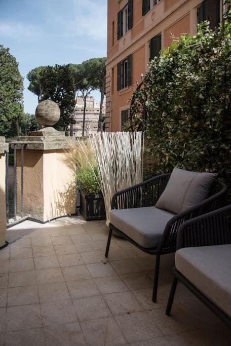 View (from property/room), Balcony/Terrace, Landmark view