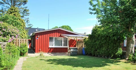 Property building, Facade/entrance, Garden
