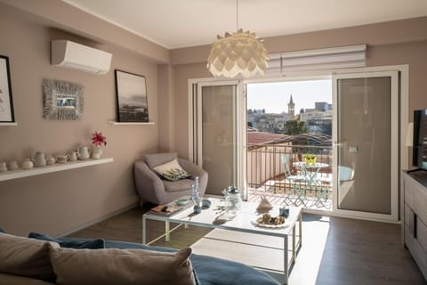 View (from property/room), Balcony/Terrace, Living room, Seating area