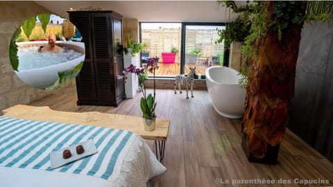 Bed, Hot Tub, Bedroom, Open Air Bath