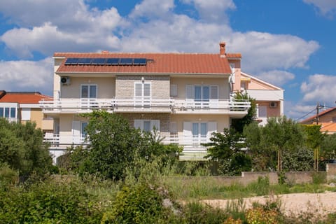 F• R• I• E• N• D• S• Bed and Breakfast in Novalja