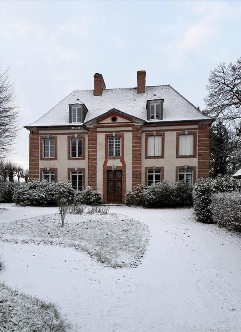 Property building, Winter, Garden