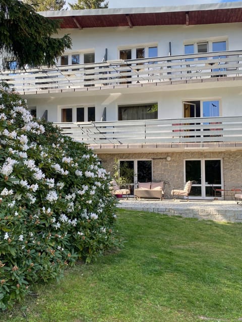Property building, Spring, Garden, Balcony/Terrace, Balcony/Terrace