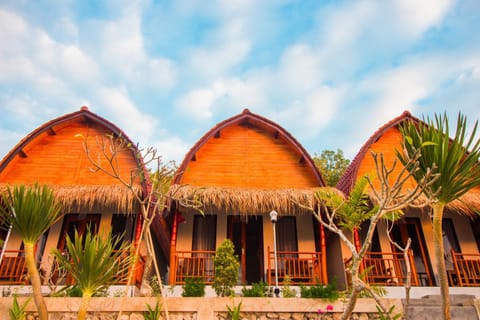 Facade/entrance, Day, Balcony/Terrace, On site