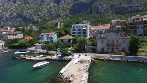 Property building, Area and facilities