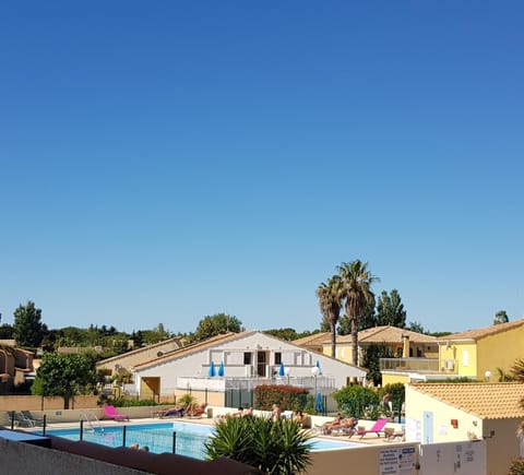 Property building, Pool view, Swimming pool
