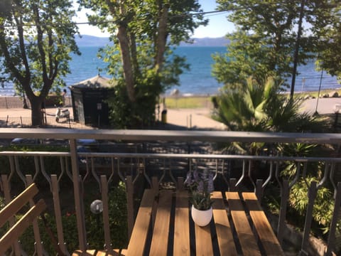 window on the lake Bed and Breakfast in Anguillara Sabazia