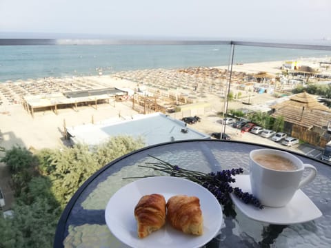 Restaurant/places to eat, Neighbourhood, View (from property/room), Beach, Sea view, Sports