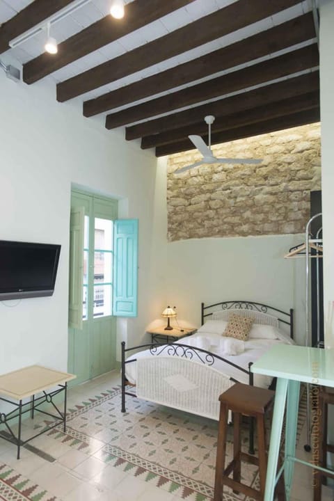 Vintage & Cosy Auditorium Apartment in Alicante