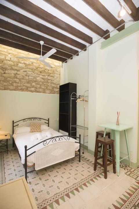 Vintage & Cosy Auditorium Apartment in Alicante