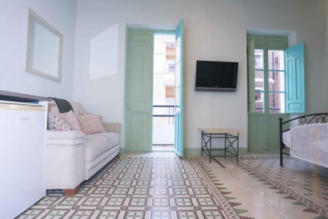 Vintage & Cosy Auditorium Apartment in Alicante