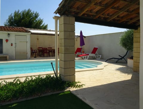Property building, Garden, Dining area, Pool view, Swimming pool, Swimming pool
