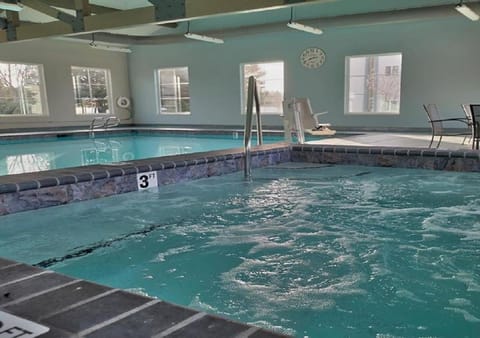 Hot Tub, Swimming pool, Swimming pool