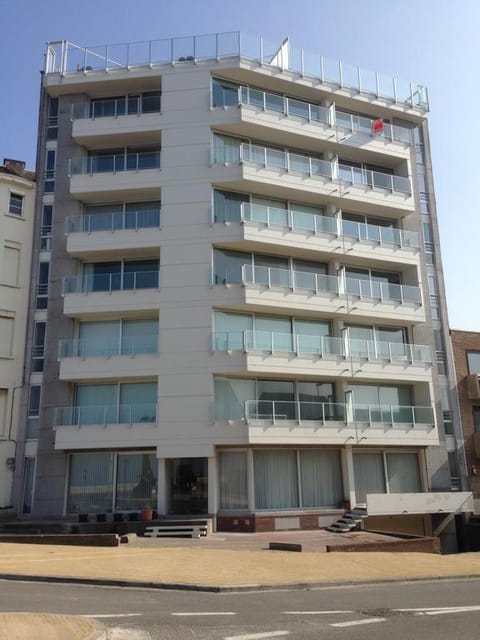Studio Raversijde with Sea View Apartment in Ostend