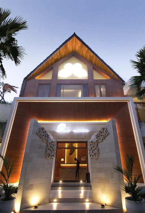 Property building, Facade/entrance, Property logo or sign