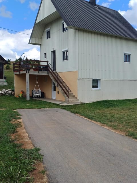 Apartment Helena House in Montenegro