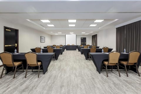 Meeting/conference room