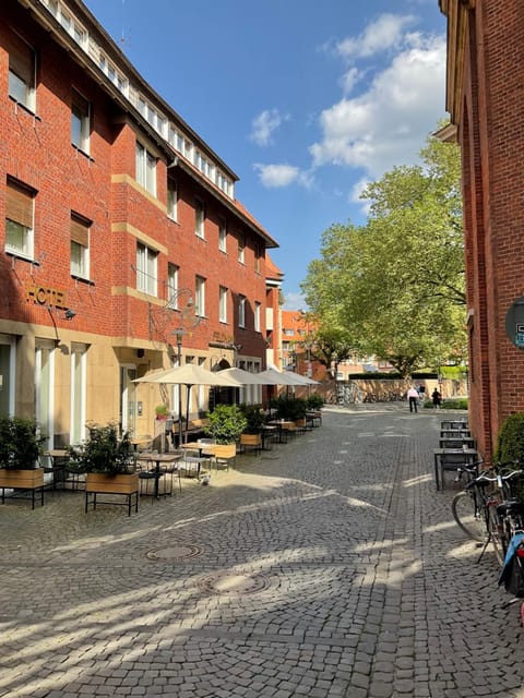 Property building, Restaurant/places to eat