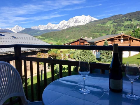 Balcony/Terrace, Mountain view