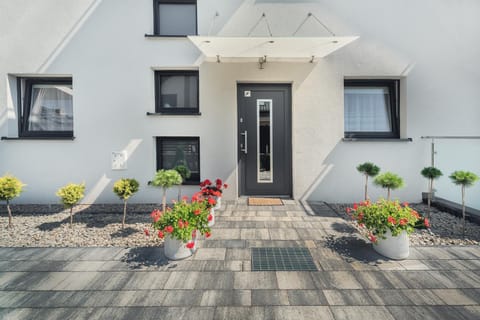 Property building, Facade/entrance, Facade/entrance, Garden view