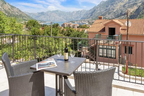 Balcony/Terrace, Mountain view, Sea view, Sea view