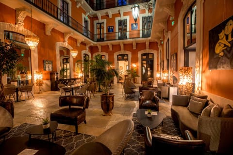Patio, Lounge or bar