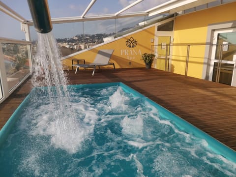 Hot Tub, Spa and wellness centre/facilities