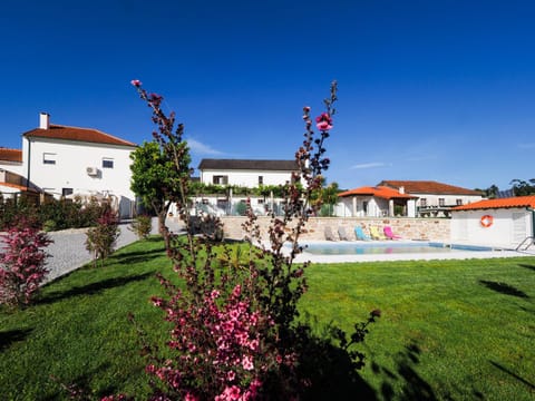 Property building, Garden, Swimming pool, Swimming pool
