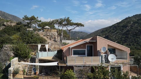Neighbourhood, Garden view, Mountain view