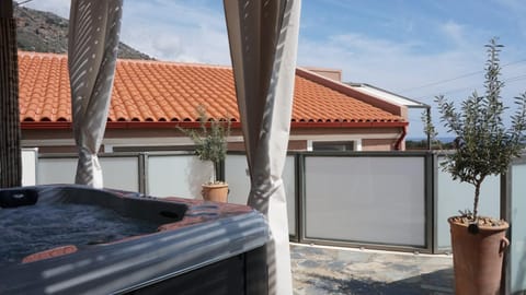 Garden, Hot Tub, Garden view, Mountain view, Sea view