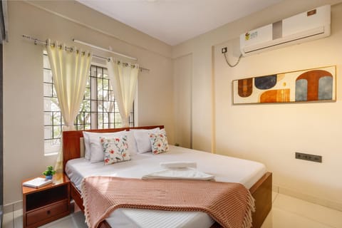 Bed, Bedroom, air conditioner