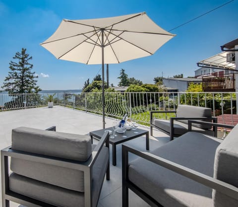 View (from property/room), Balcony/Terrace, Seating area